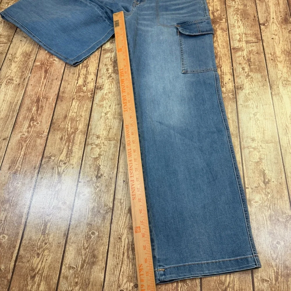 True Religion Denim Cargo SN Straight Jeans Mens 28 Blue Medium Tide Wash NWT